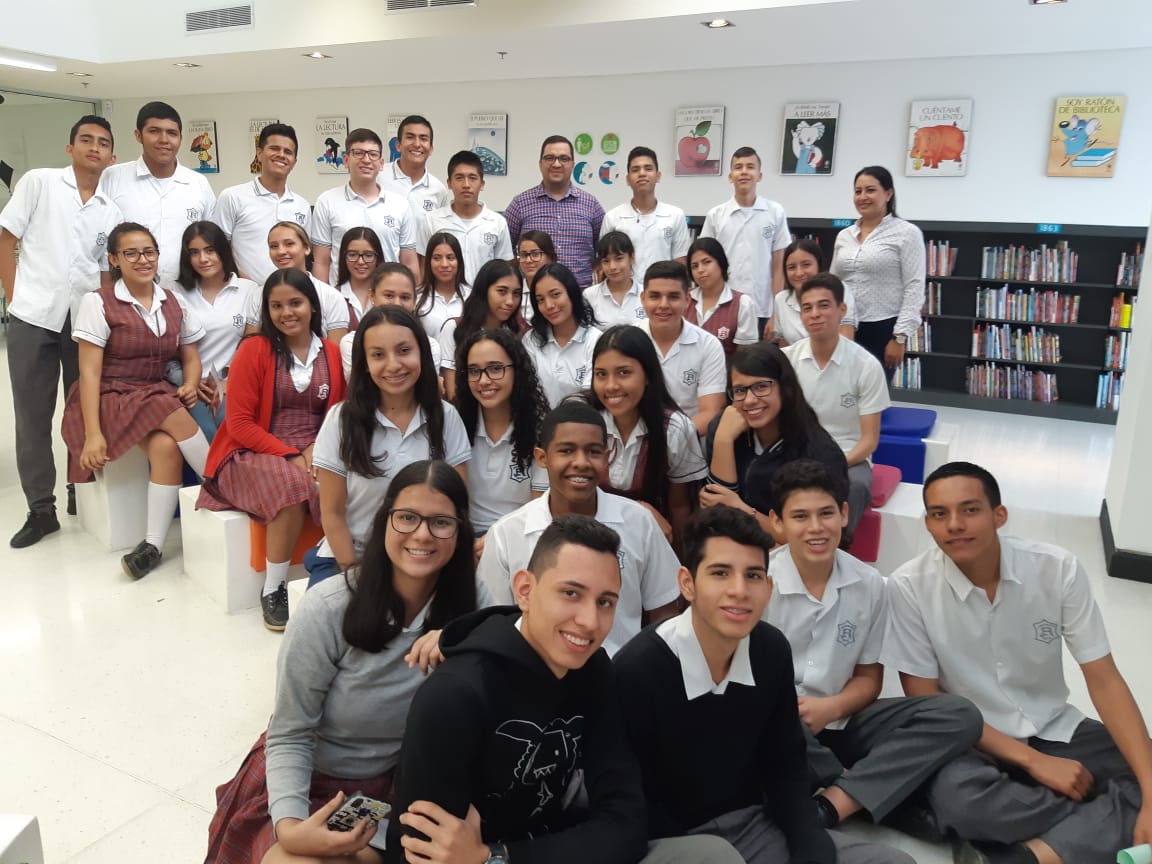 Estudiantes del grado 1101 de la Institución Educativa José Eustasio Rivera asistieron al taller ‘El jardín de las palabras’.